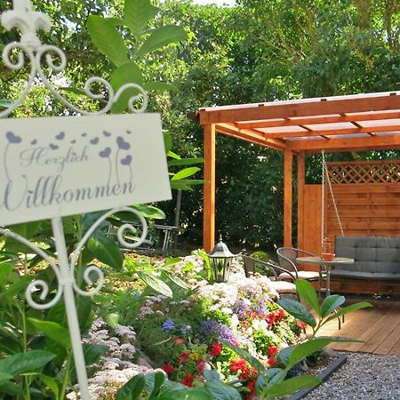 Buelows Kleines Ferienhaus Thiessow Exterior foto