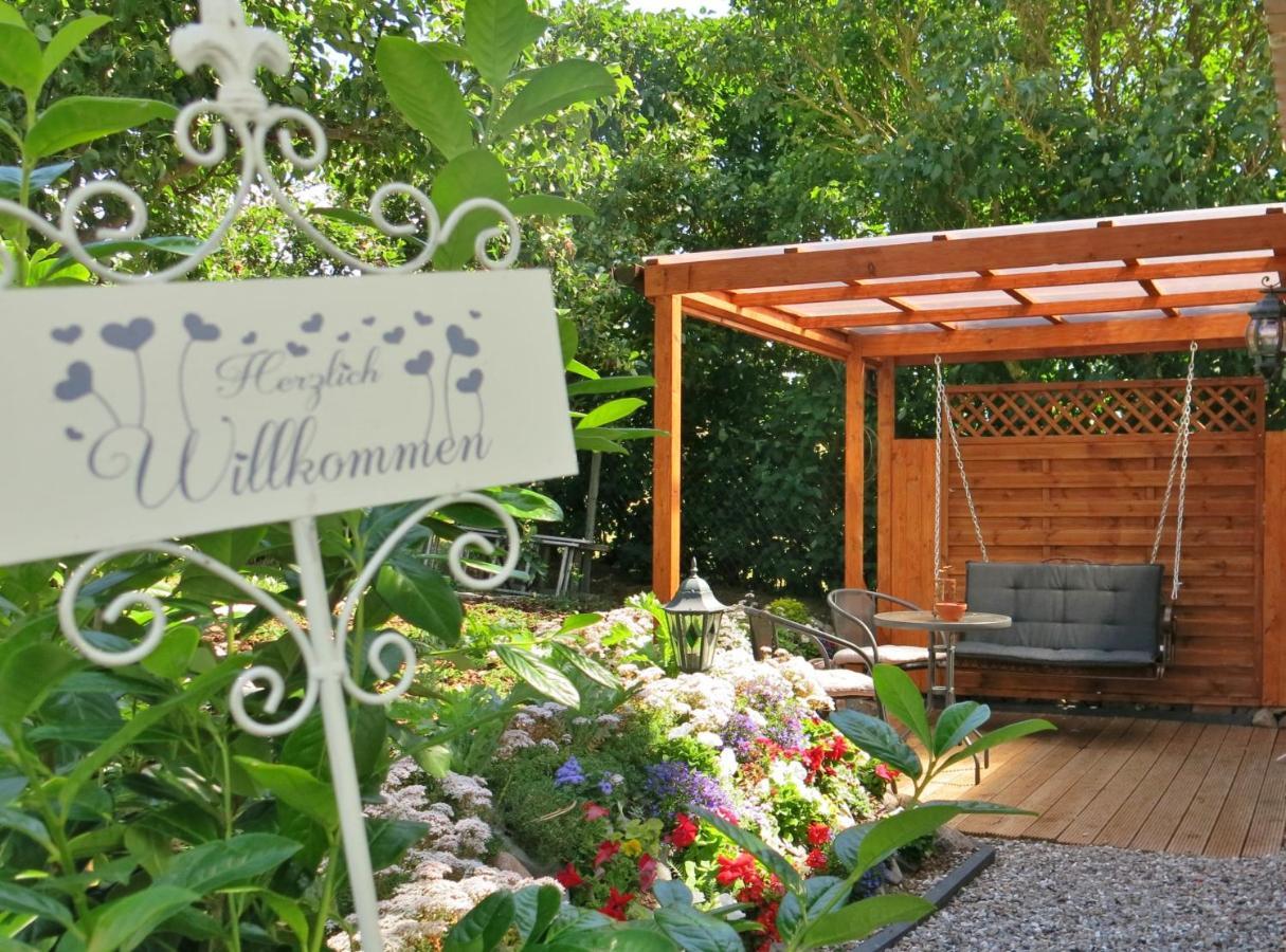 Buelows Kleines Ferienhaus Thiessow Exterior foto